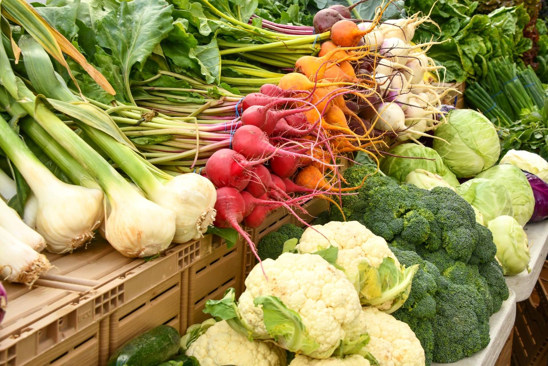 veggies lined up at the market